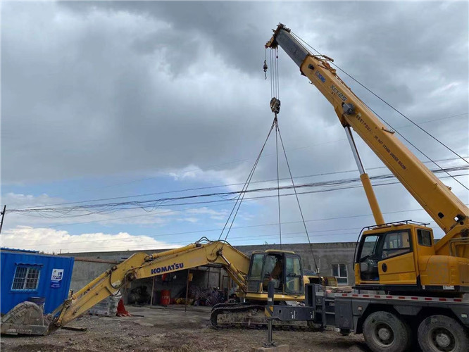 叙州区25吨吊车的工作半径是多少？